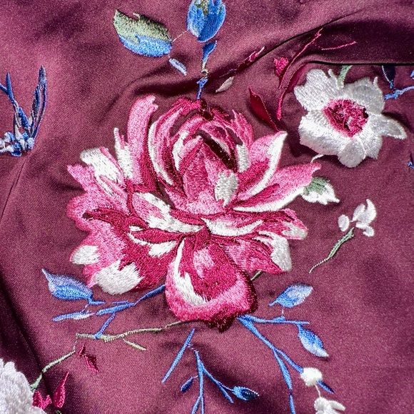 White House Black Market Silk Blend Blouse Embroidered Floral Kimono Size S NWT - Picture 9 of 9